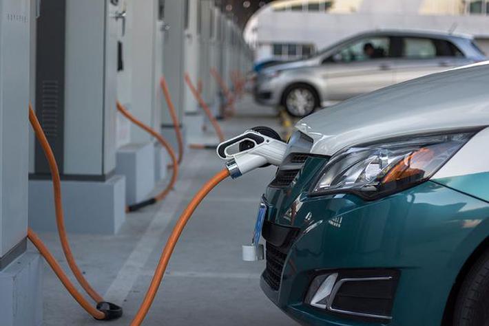 银河证券：2021年全球新能源汽车销量同比增速或将达到40.4%