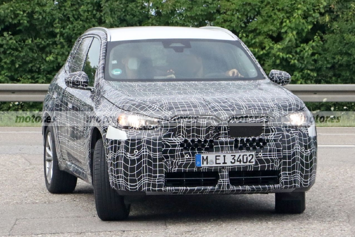 灯组造型变化明显 新款BMW X3最新谍照曝光