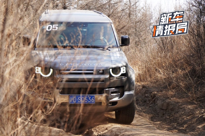 试驾全新卫士130 8座版本