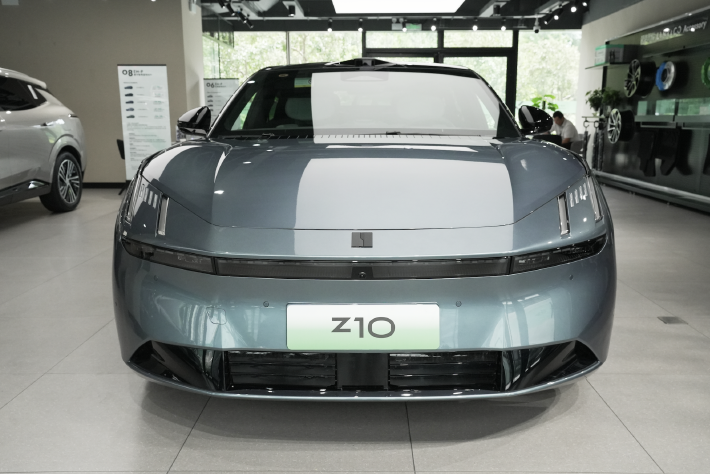 揭示纯电领克的独特设计 领克Z10到店体验