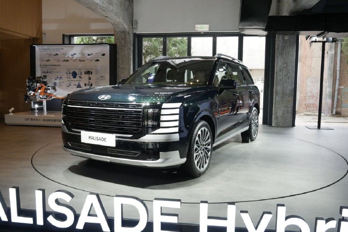 混动系统很有亮点 新一代帕里斯帝中国首秀