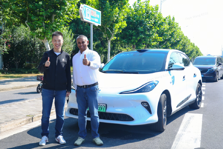 2025慕尼黑车展：Momenta与Uber宣布2026年在慕尼黑启动Robotaxi服务