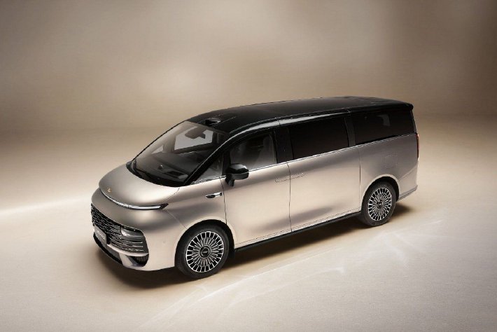 吉利银河首款增程车 银河V900官图曝光