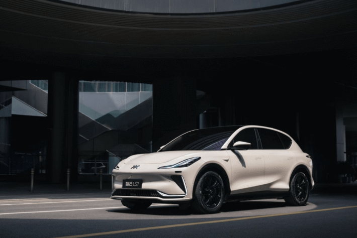 智己汽车11月销售13577台 连续三月创品牌历史新高！