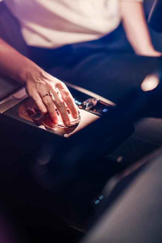智能与情感的时代:全新BMW iDrive系统正式发布