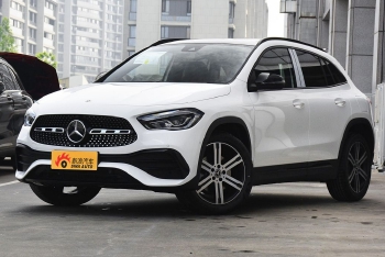 奔驰GLA 220 4MATIC
