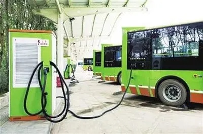 公共领域车辆全面电动化试点启动：网约车平台积极响应 充换电服务商迎发展良机