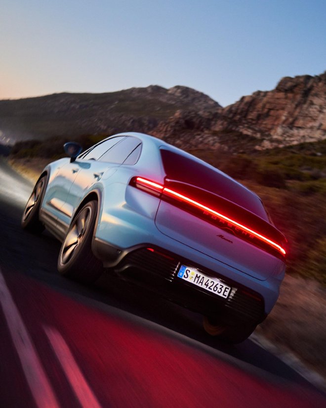 2024成都车展：保时捷Macan EV长续航版59.8万元起