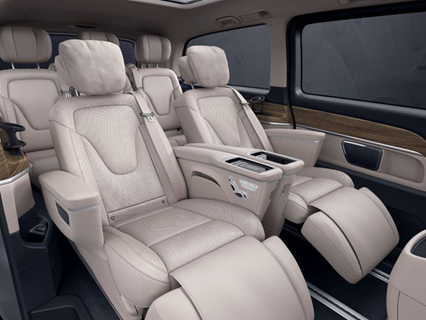 新一代梅赛德斯-奔驰V级MPV × 李宗盛主题微电影发布