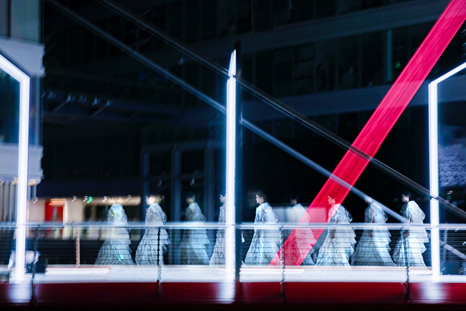 一汽-大众奥迪打造首个无边悬浮T台