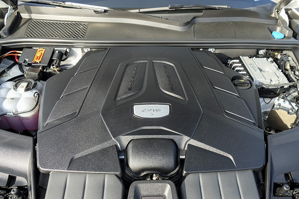 内在进步明显 海外试驾第三代保时捷卡宴