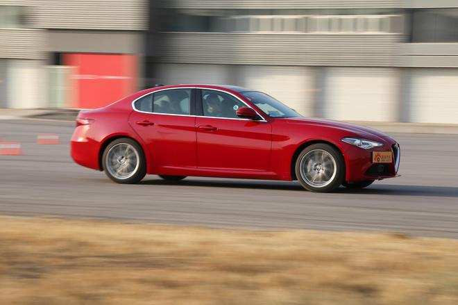 2018年度车介绍：阿尔法·罗密欧Giulia