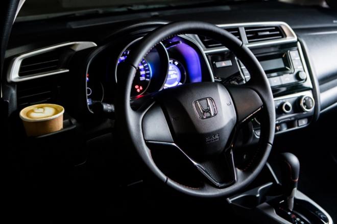 新飞度潮跑+版内饰