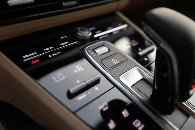 内在进步明显 海外试驾第三代保时捷卡宴