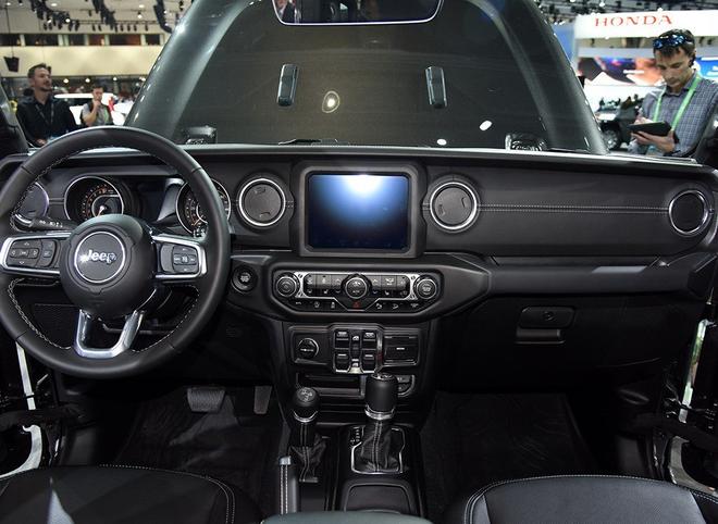 2017洛杉矶车展：Jeep全新牧马人首发