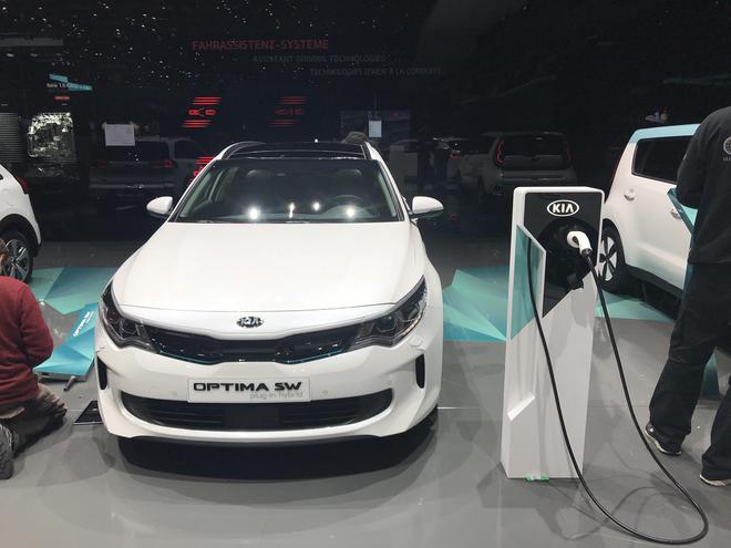 2018日内瓦车展探馆：起亚新款K5旅行版