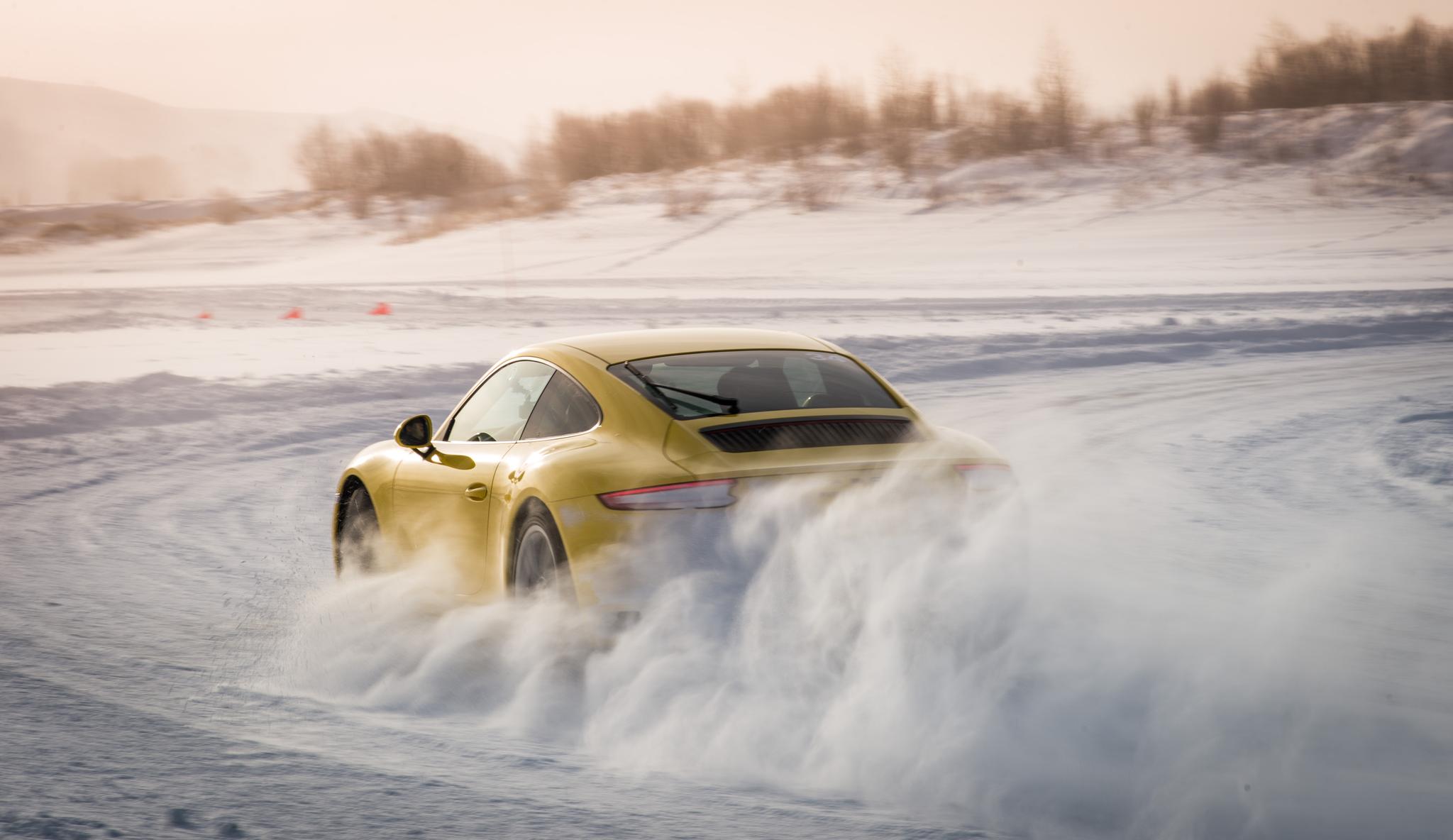 最棒的冰雪驾驶体验在这里！保时捷凌驾风雪