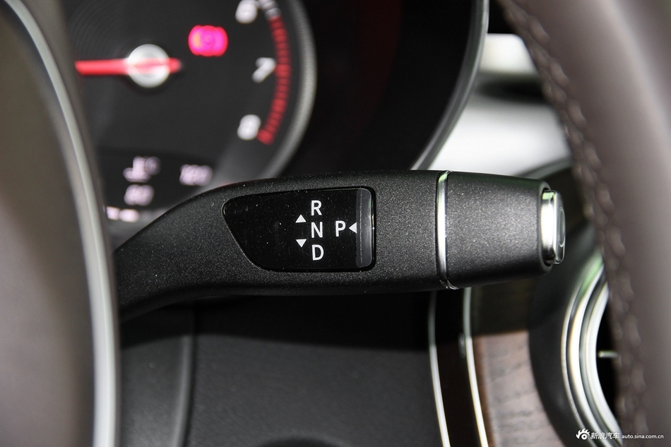 2017款奔驰GLC300 2.0T自动 4MATIC豪华型