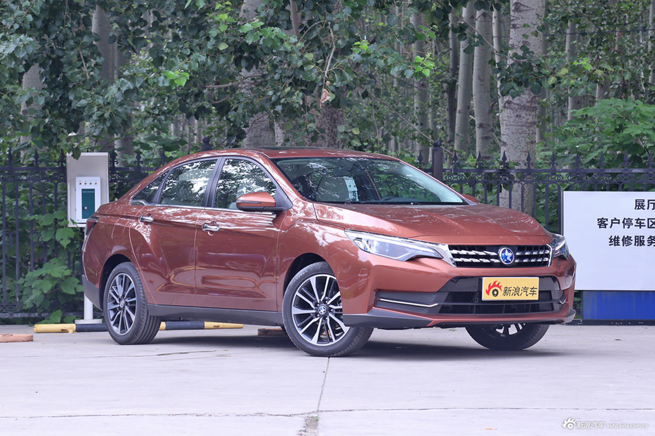 2018款启辰D60 1.6L自动智联豪华版 