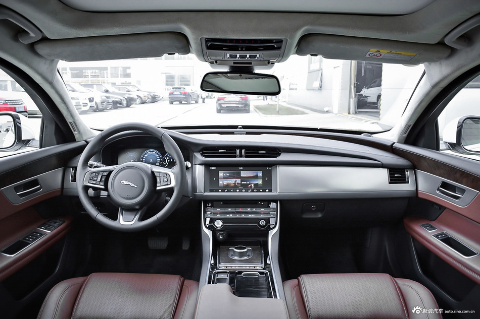 实拍|新款捷豹XFL 2.0T高功率版 换装新发动机 