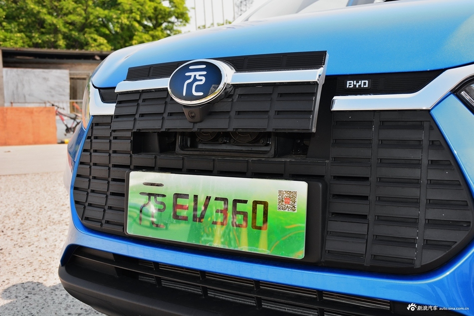 2018款比亚迪元EV360