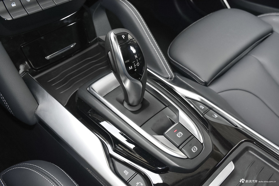 实拍|全新华晨中华V7 宝马技术共享 