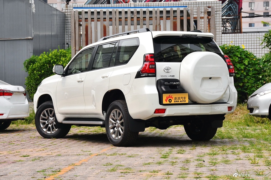 2018款普拉多3.5L自动TX-L NAVI后挂备胎