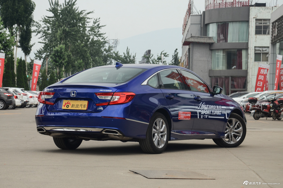 2018款雅阁1.5T自动豪华版260TURBO