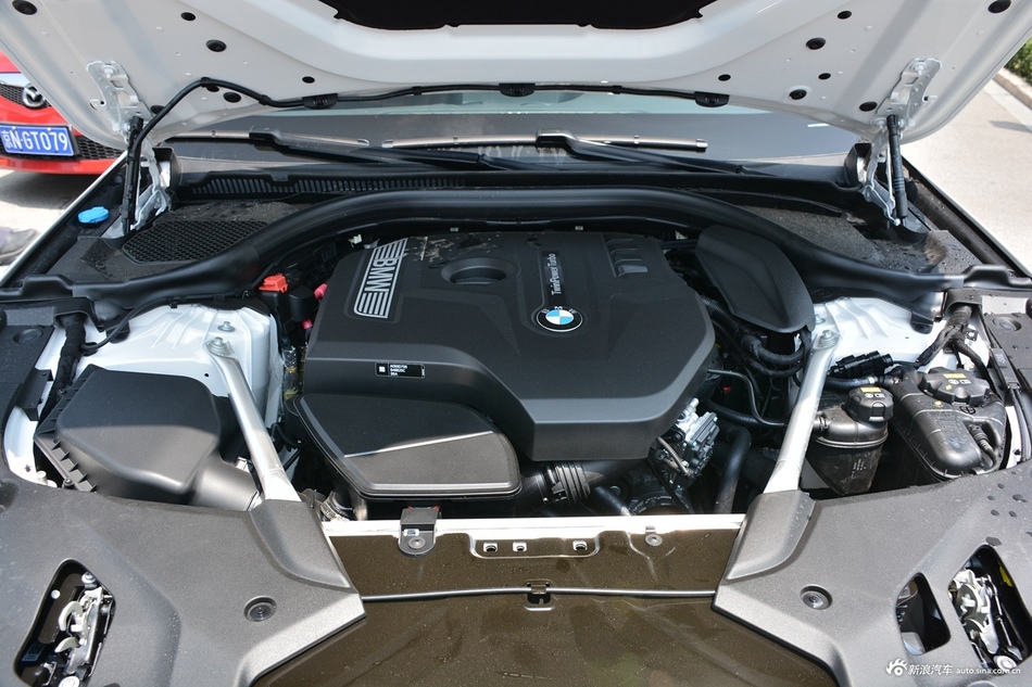 2019款宝马5系改款2.0T自动525Li M运动套装