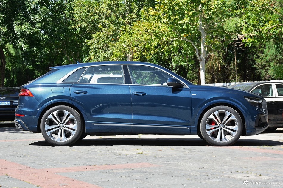 2019款奥迪Q8 55 TFSI 至尊限量版