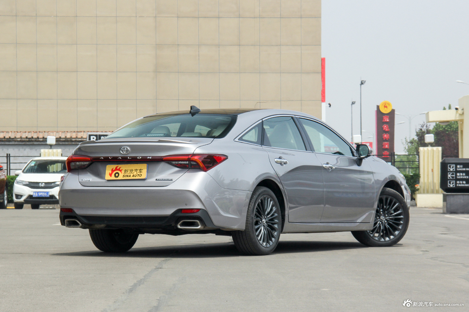 2019款亚洲龙 2.5L自动Touring尊贵版国V