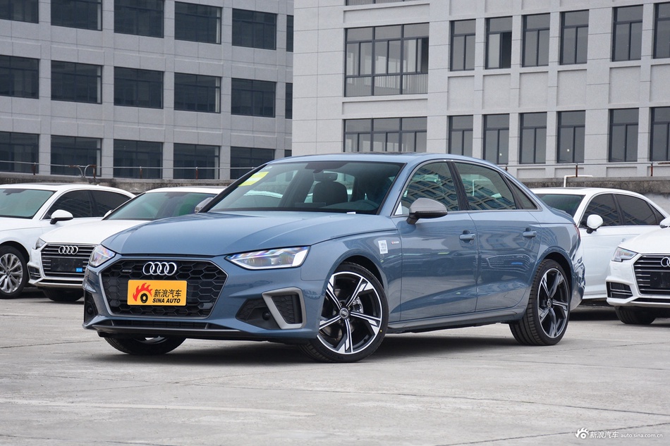 2022款奥迪A4L 40 TFSI quattro RS套件燃速型