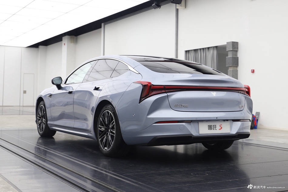 2022款哪吒S 纯电 激光雷达版