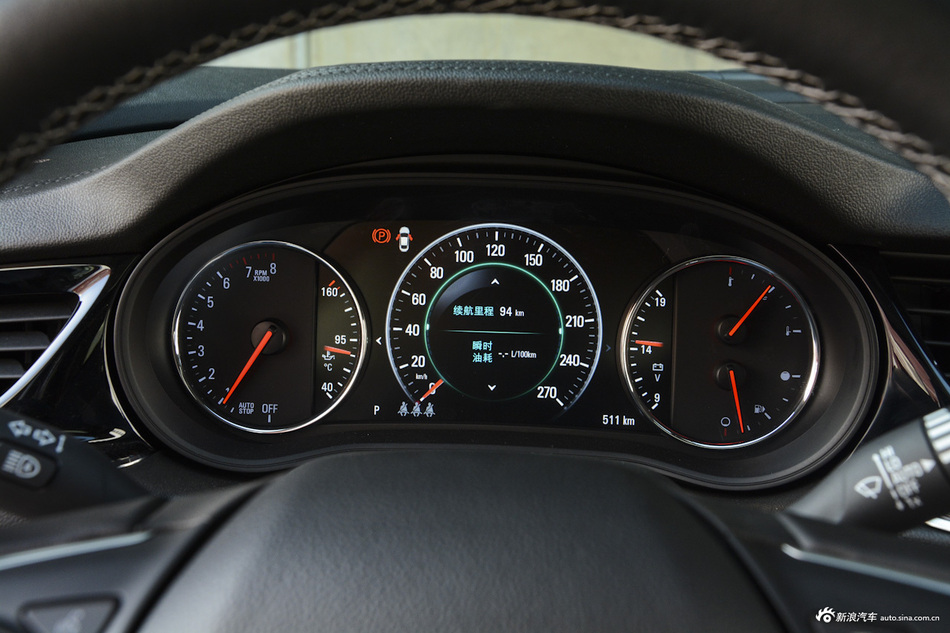 2017款君威2.0T自动尊贵型28T