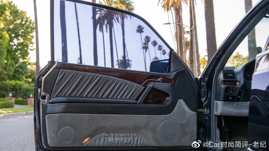 1996年奔驰S600双门轿车，该车目前的里程表显示157085英里