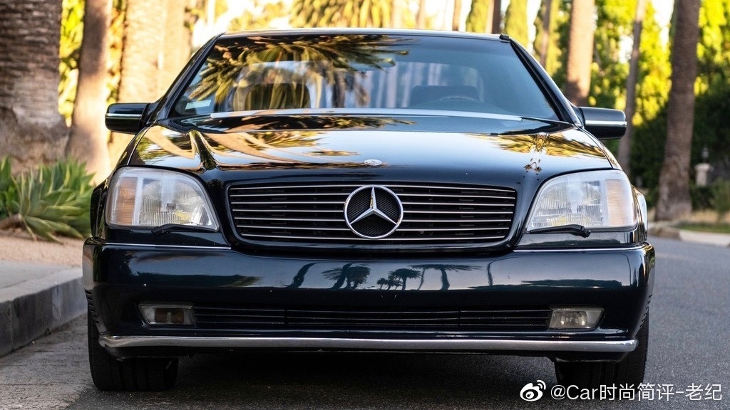 1996年奔驰S600双门轿车，该车目前的里程表显示157085英里