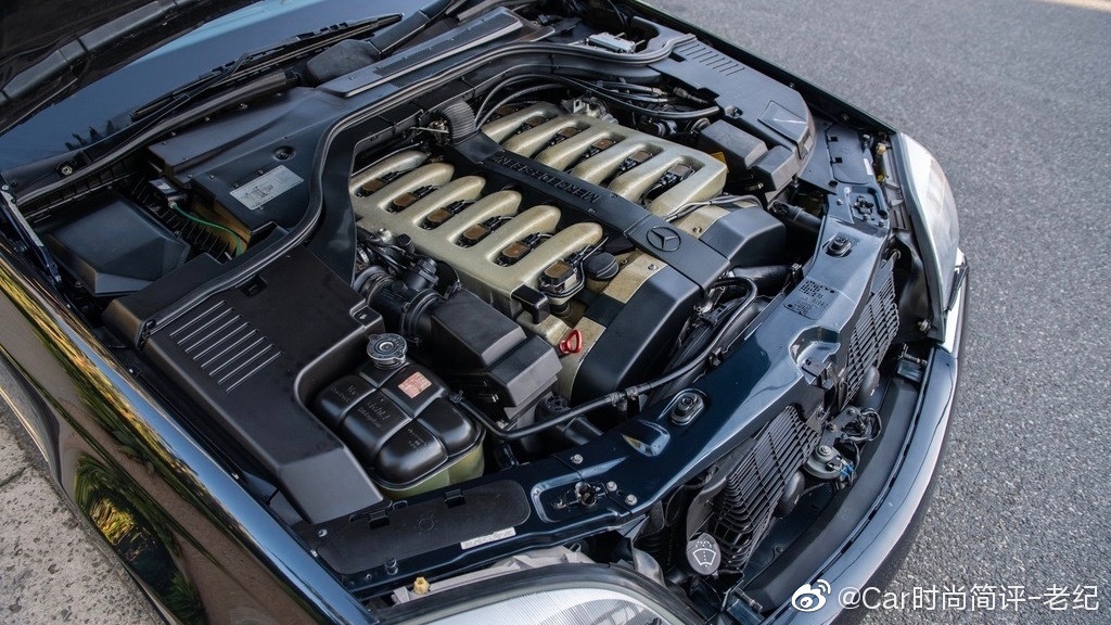 1996年奔驰S600双门轿车，该车目前的里程表显示157085英里