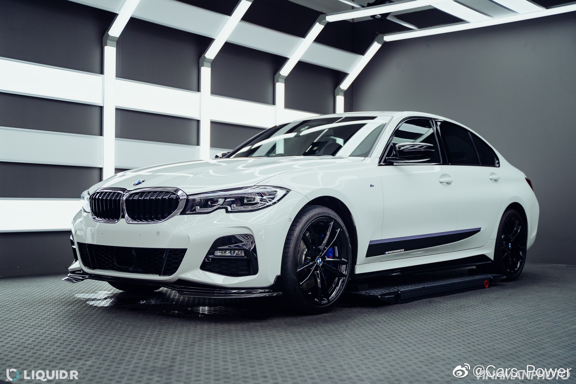 白色宝马330imperformance套件b不b你来说