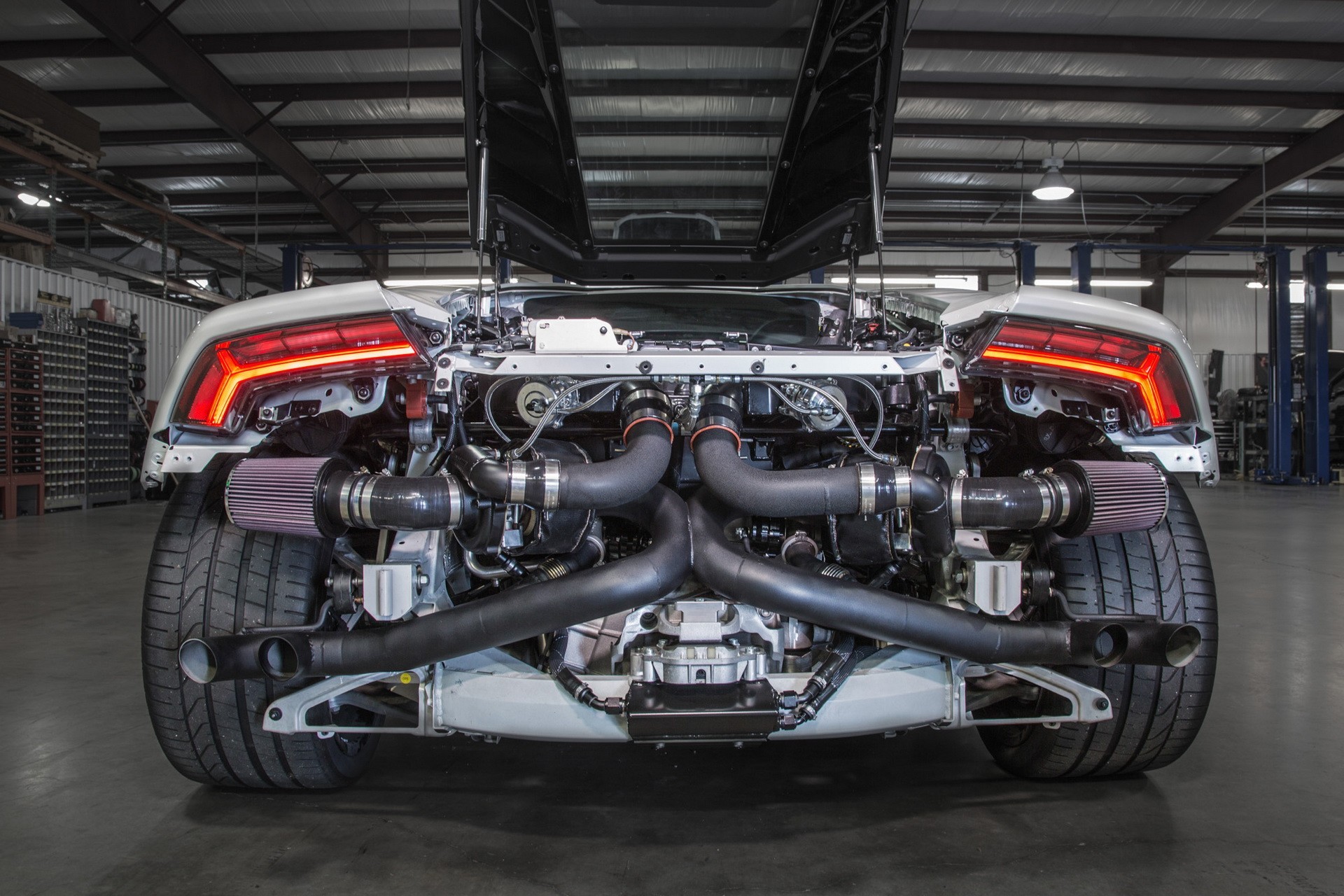 Hennessey推出兰博基尼HPE900，0-60英里/小时加速2.6秒。