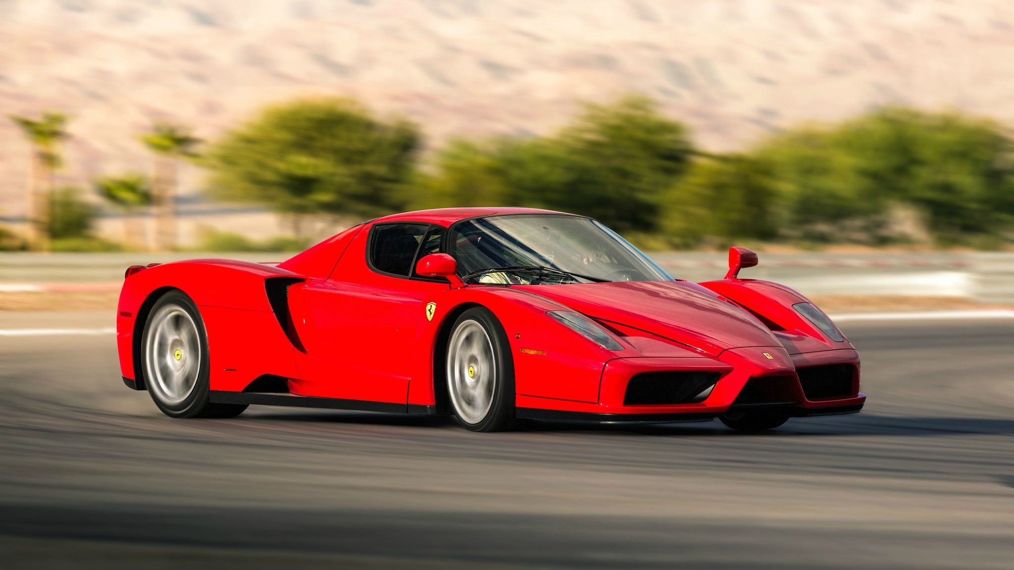 五代马王：有一种红只属于法拉利 有没有想立马开出去兜风的冲动