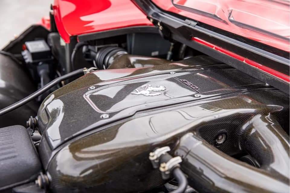 法拉利史上毁誉参半的神车。1996 Ferrari F50。