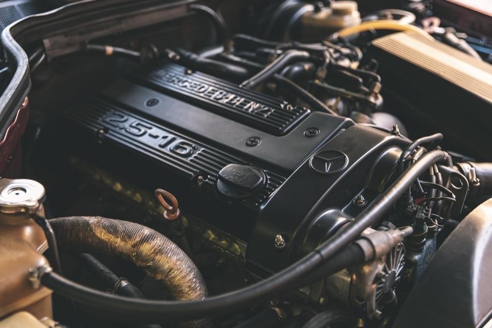 Mercedes-Benz 190E 2.5 Cosworth 1988年 经典不灭的德意志战车