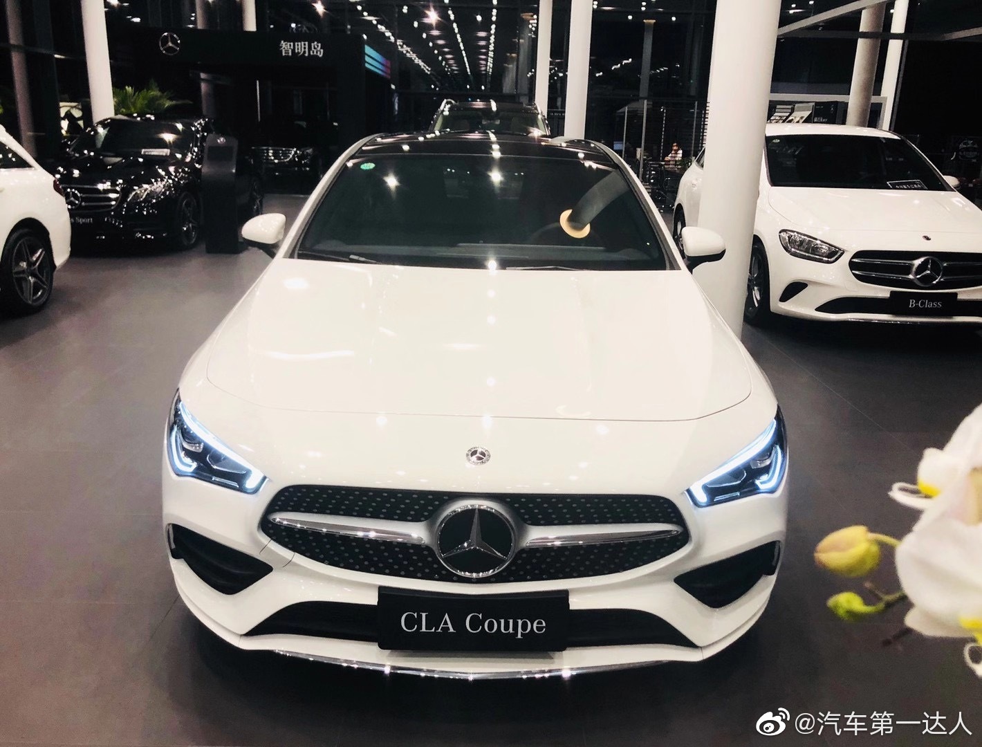 唯美，独型全新梅赛德斯-奔驰CLA四门轿跑车