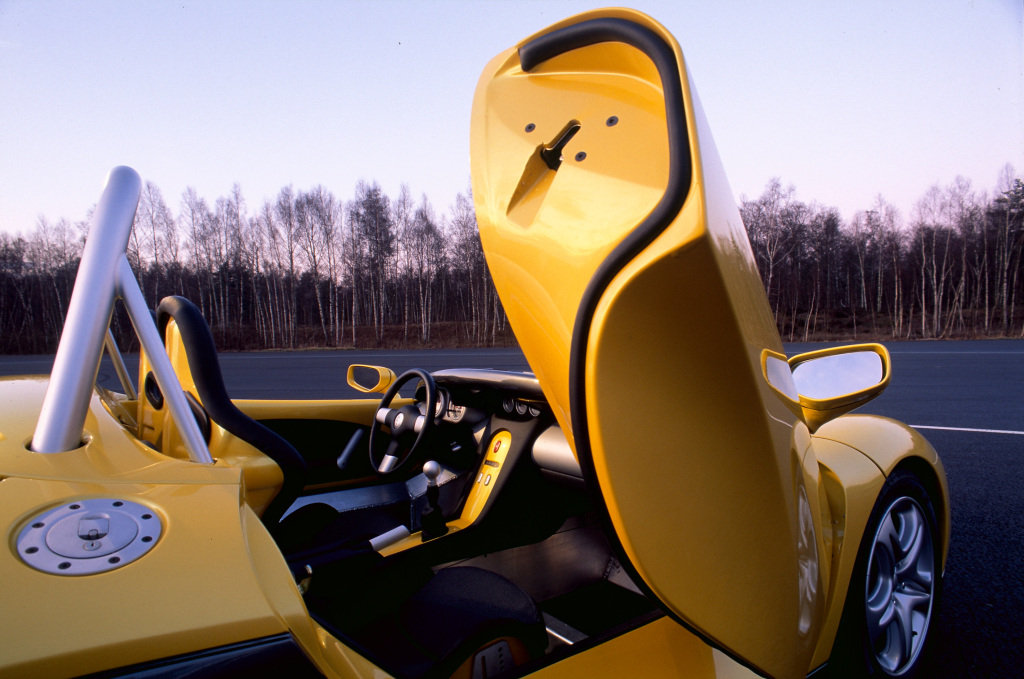 即使四分之一个世纪后，雷诺蜘蛛（Spider）仍然觉得激进。