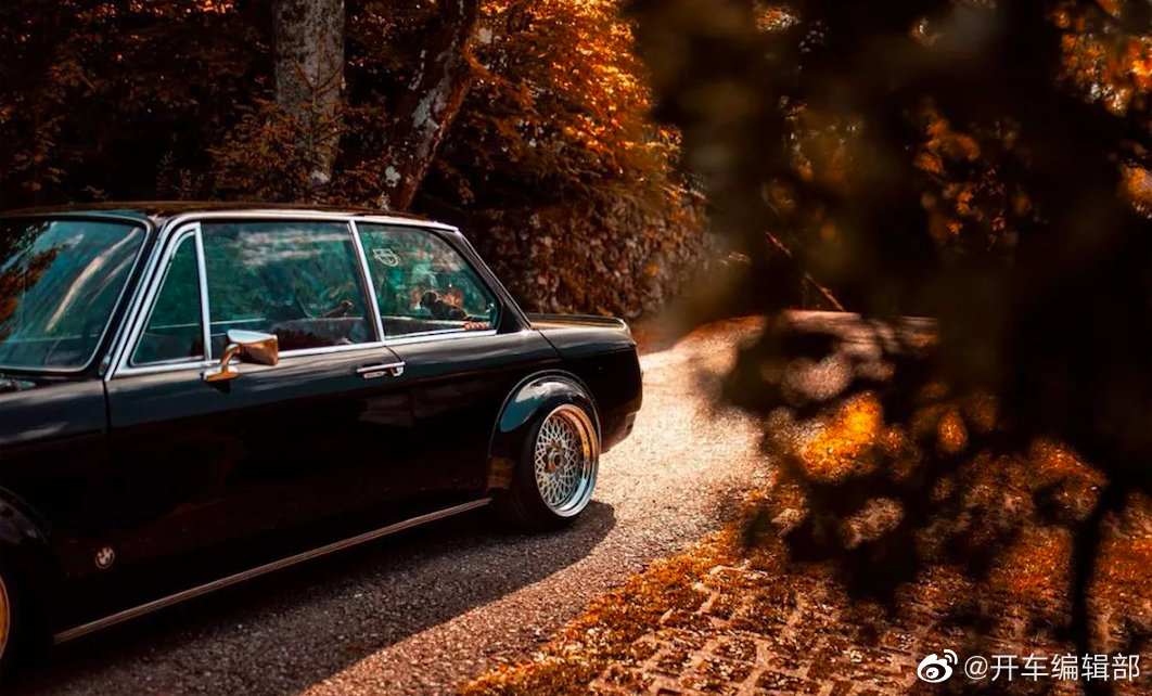 好看的汽车：宝马2002 Tii 风韵犹存