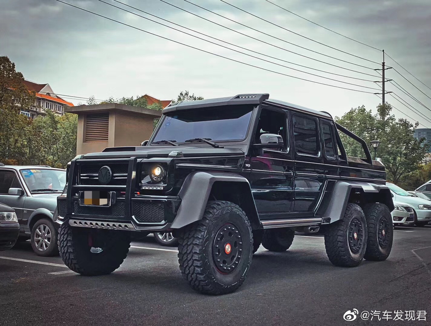 好看的汽车图片：6X6 奔驰g63  3万2千公里