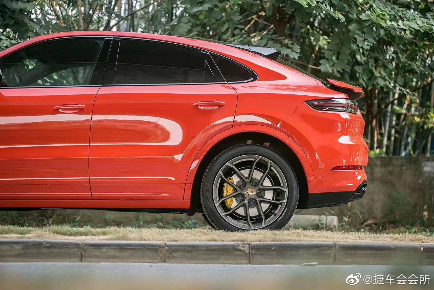 新卡宴coupe  Sport Design运动包围