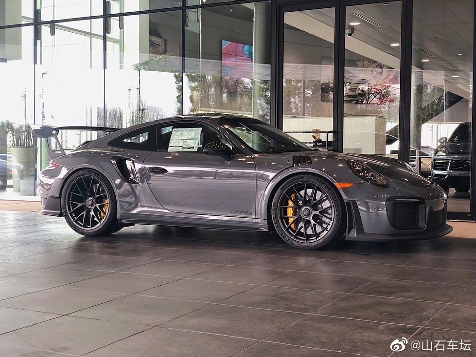 保时捷911GT2 RS水泥灰配色战斗力太强