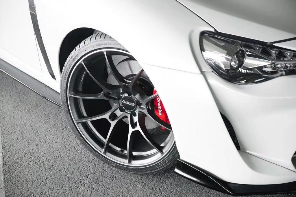 这款丰田86的宽体套件还可以接受，至少不太影响正常使用！