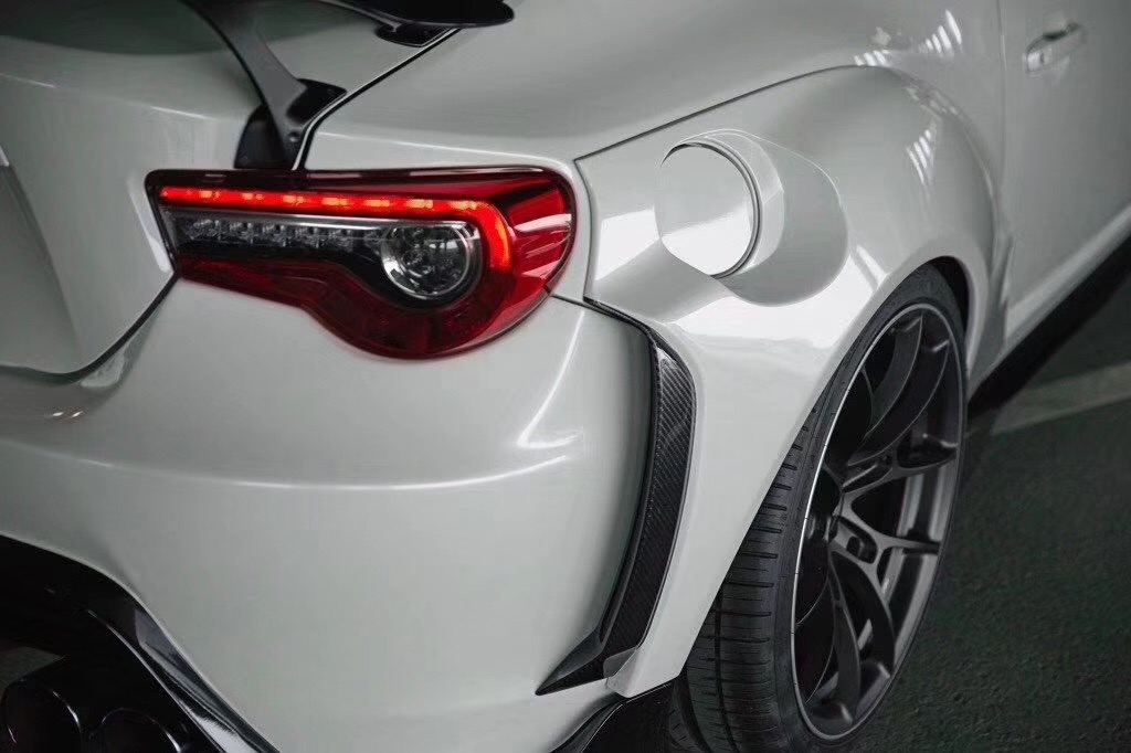 这款丰田86的宽体套件还可以接受，至少不太影响正常使用！